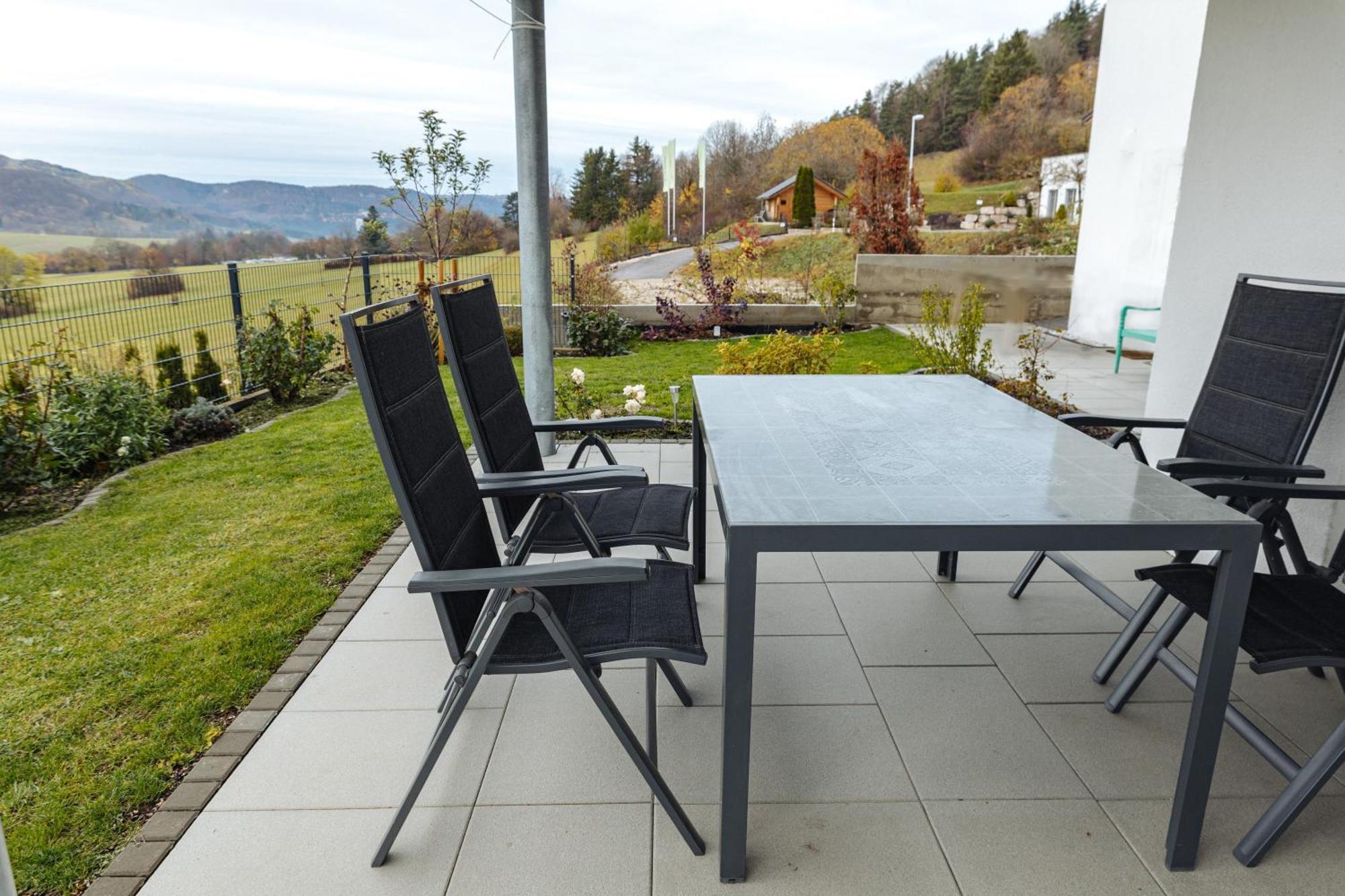 Atemberaubender Ausblick Mit Premium-Wanderwegen Vor Der Haustuer Leilighet Albstadt Eksteriør bilde